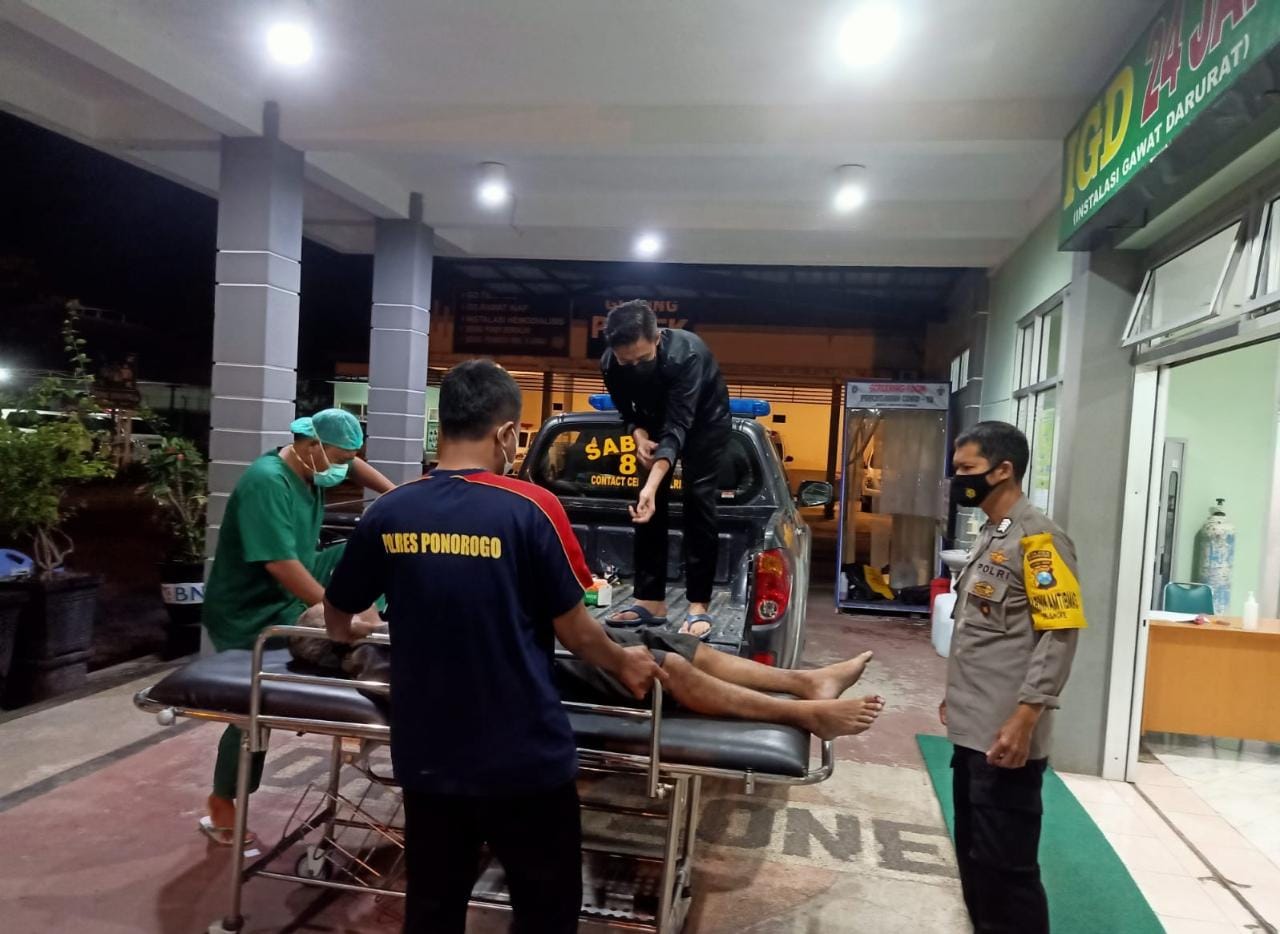 Tabrak Ruko, Pak Guru di Ponorogo Ini Meregang Nyawa