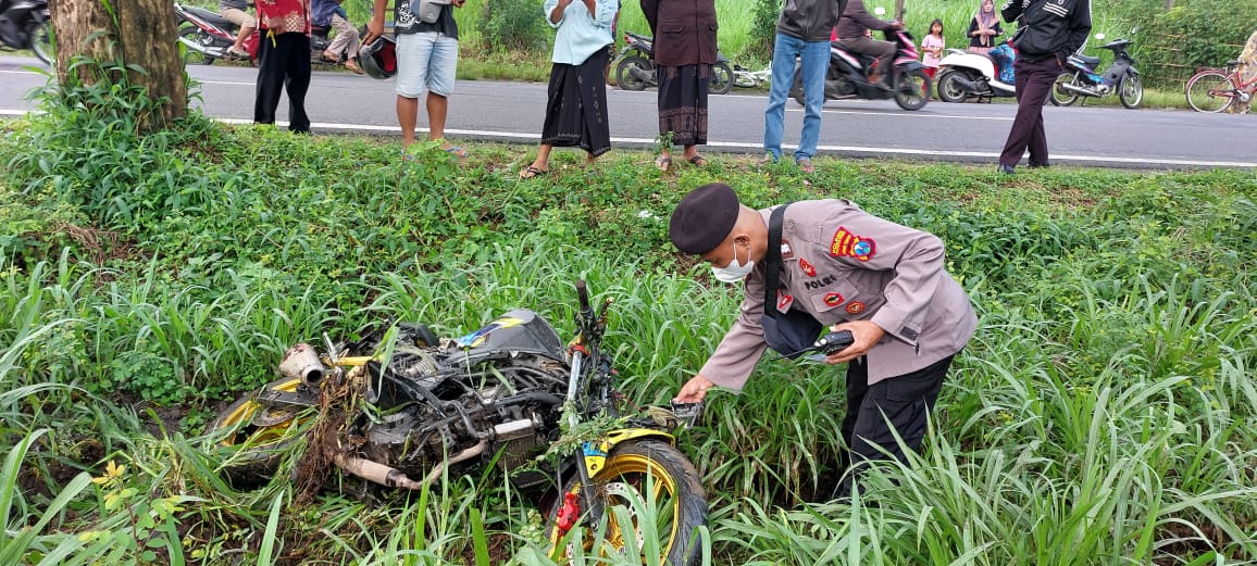 Apes, Warga NTB Tertabrak Kereta Api di Perlintasan Tanpa Palang Pintu Tulungagung