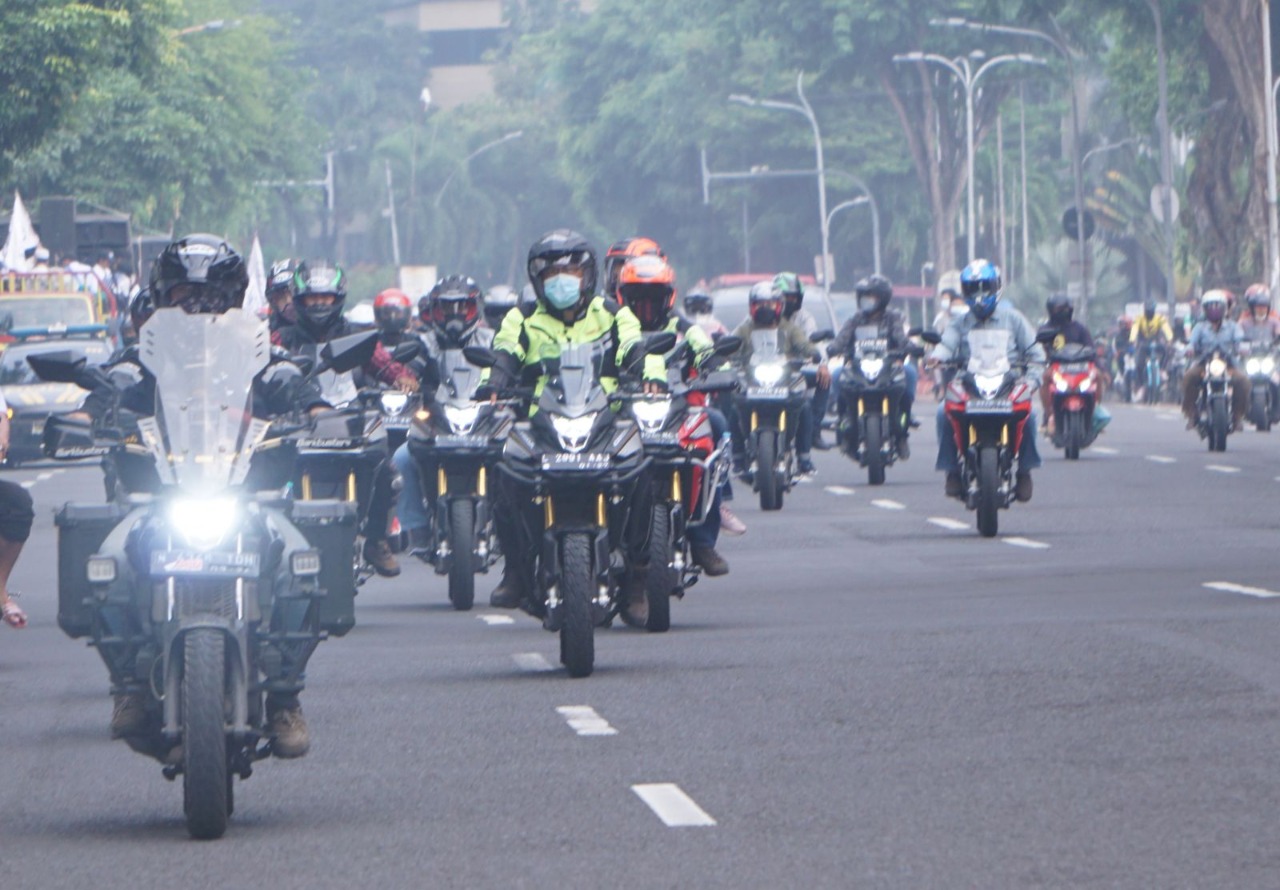Jelajah Wisata Hutan Sambil Kampanyekan Keselamatan Berkendara dengan Honda CB150X