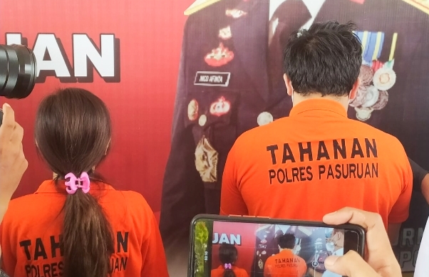 Live Lewat Aplikasi, Dua Pemain Video Porno Asal Kab. Pasuruan Diringkus