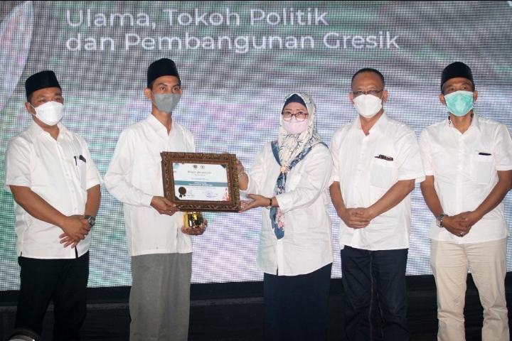 Penerima GPA PWI 2022 : Perancang Busana Pemerintahan Jokowi Hingga Ketua DPRD Pertama