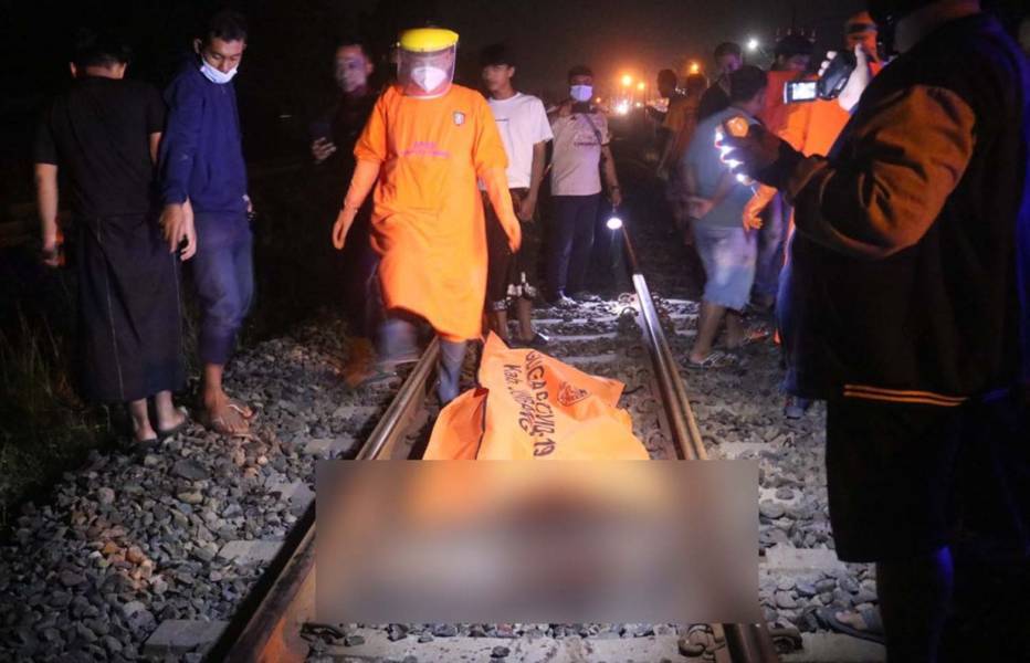 Gadis Muda Asal Kediri Diduga Bunuh Diri Tabrakkan Diri ke KA di Jombang
