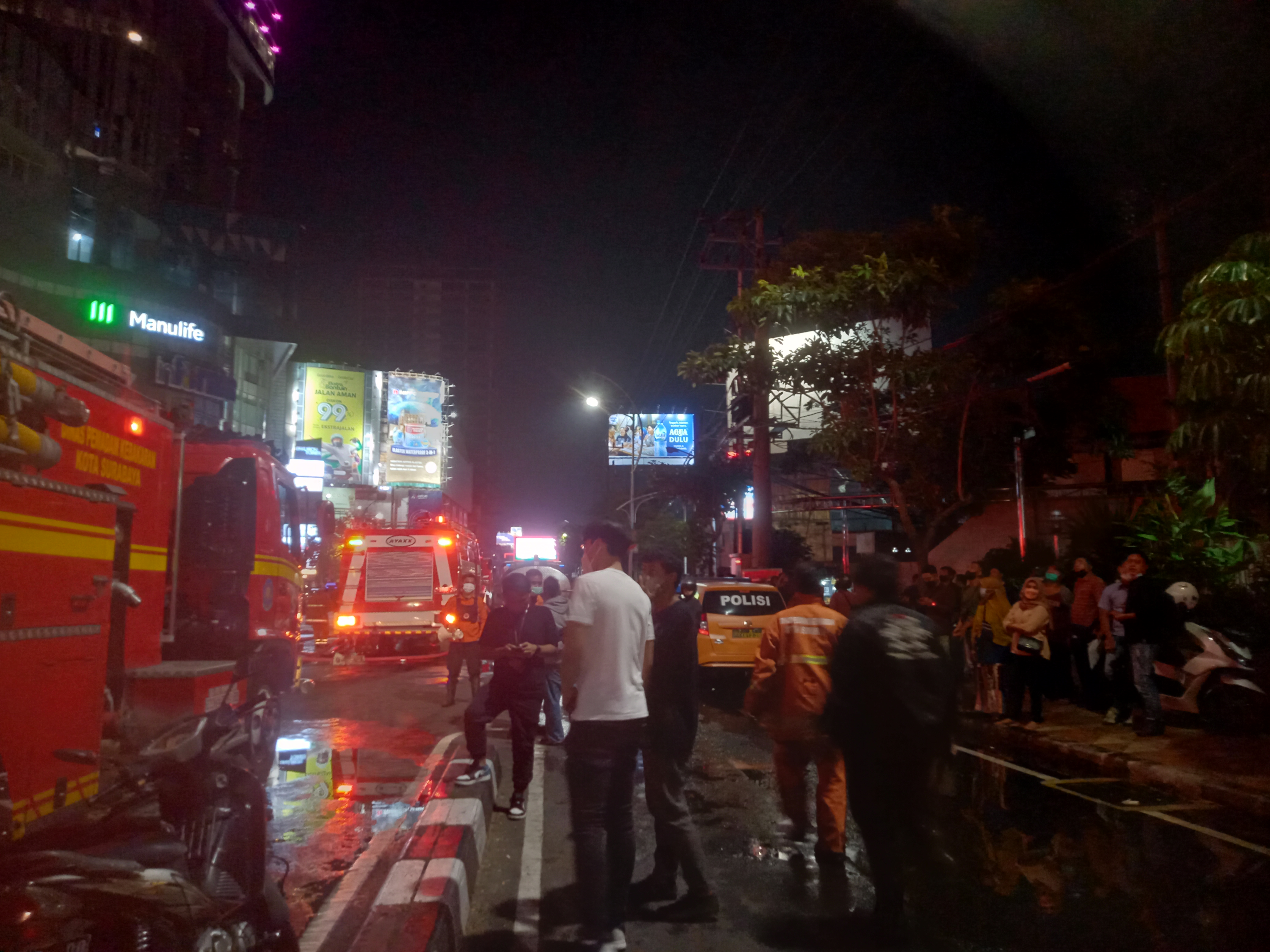 Tunjungan Plaza Terbakar, Jalur Embong Malang Ditutup