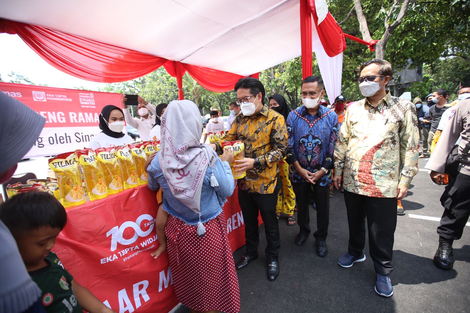 Sinarmas Gelontorkan Minyak Goreng Kemasan Murah