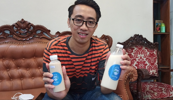 Beromset Jutaan Rupiah, Sarjana Unibraw Ini Pilih Geluti Usaha Susu Kedelai