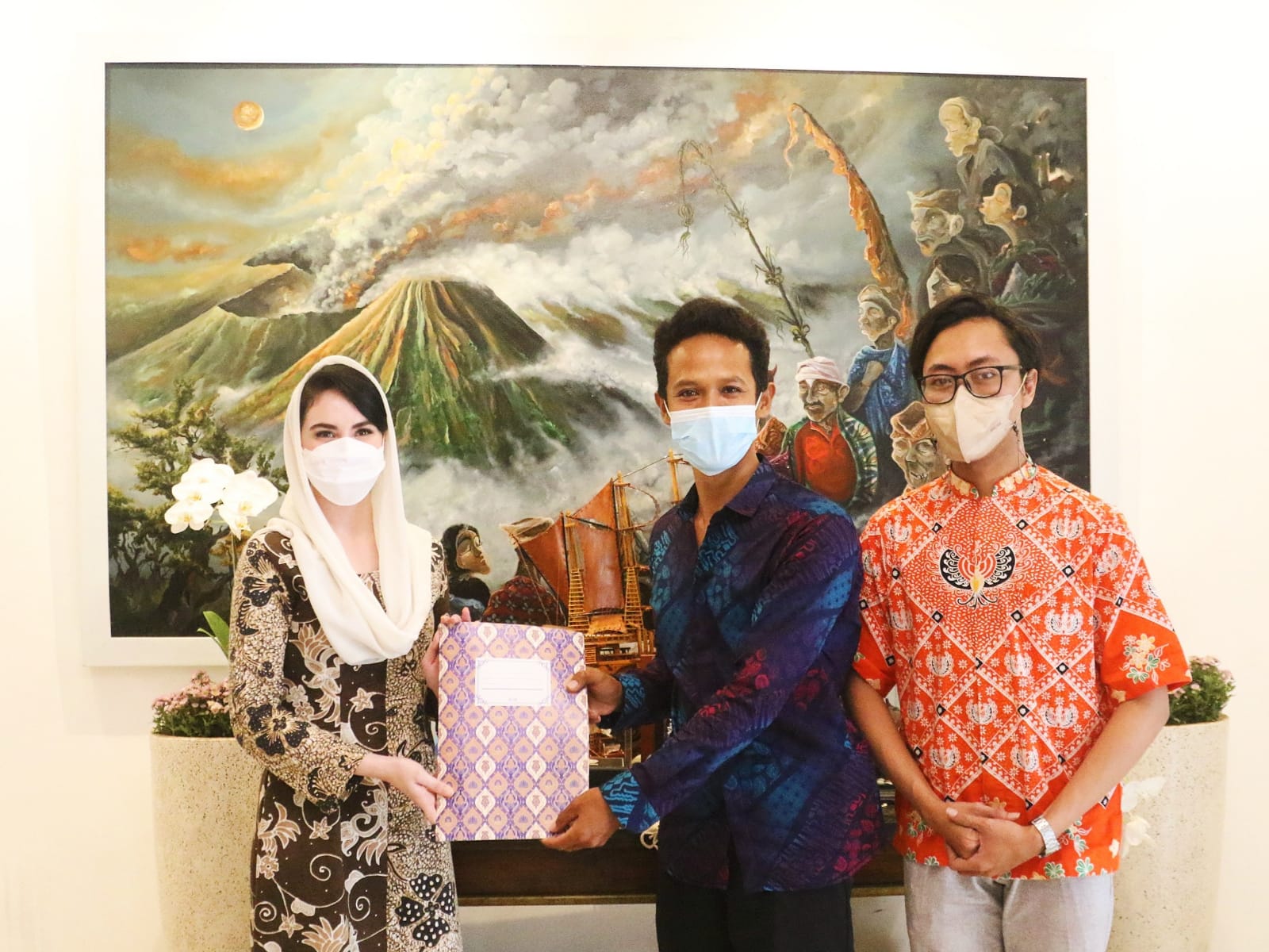 Lewat Arumi Bachsin, Seniman Ludruk Surabaya Dapat Bantuan Rp 10 Juta