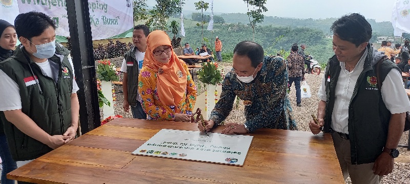 Pusat Kerajinan UMKM Binaan PT Smelting Saung Ka Bumi  Diresmikan Sekda Sukabumi