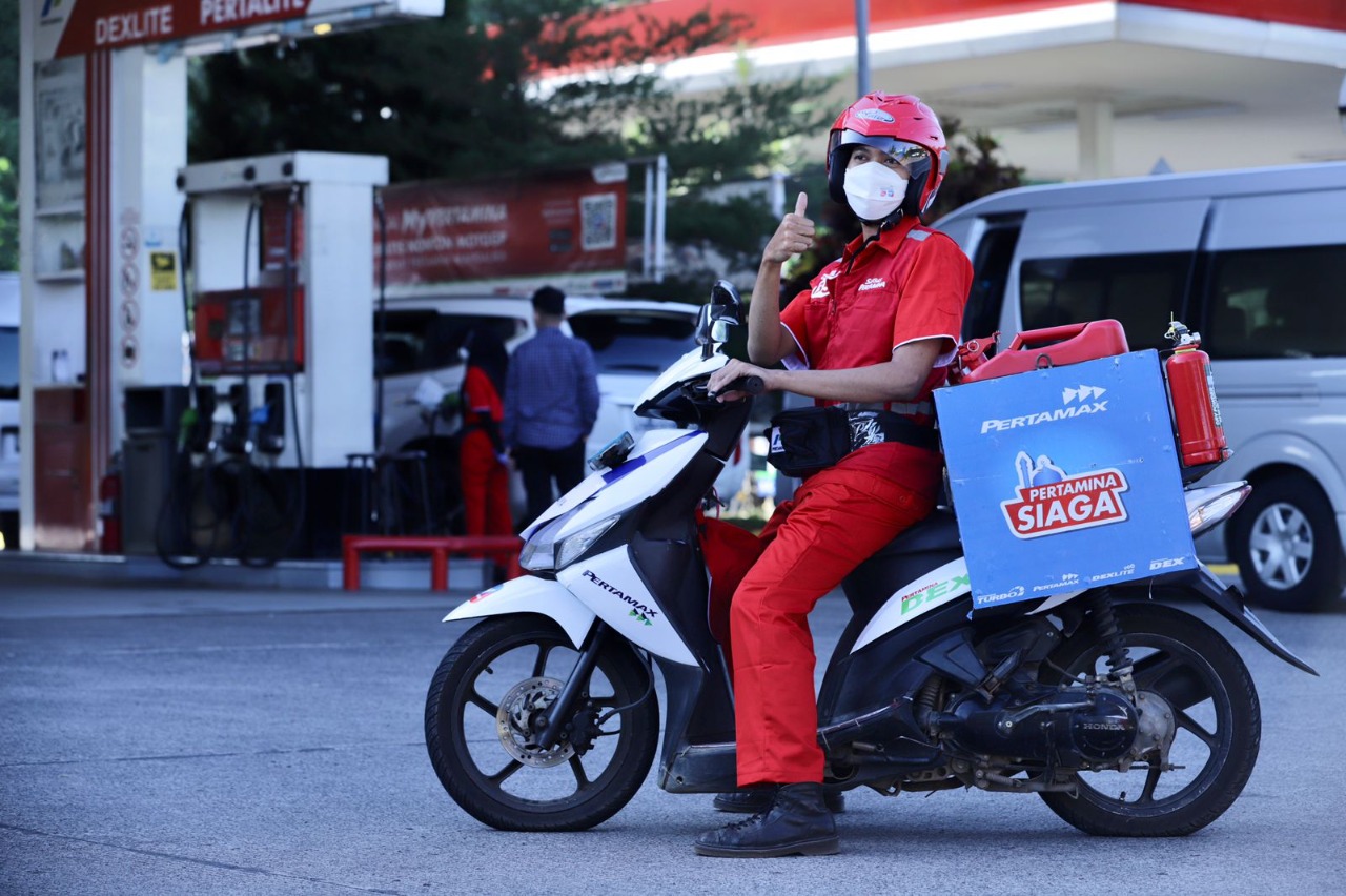 Jalan-jalan ke Malang Kehabisan BBM, Motorist Pertamina Siap Antar ke Pengendara