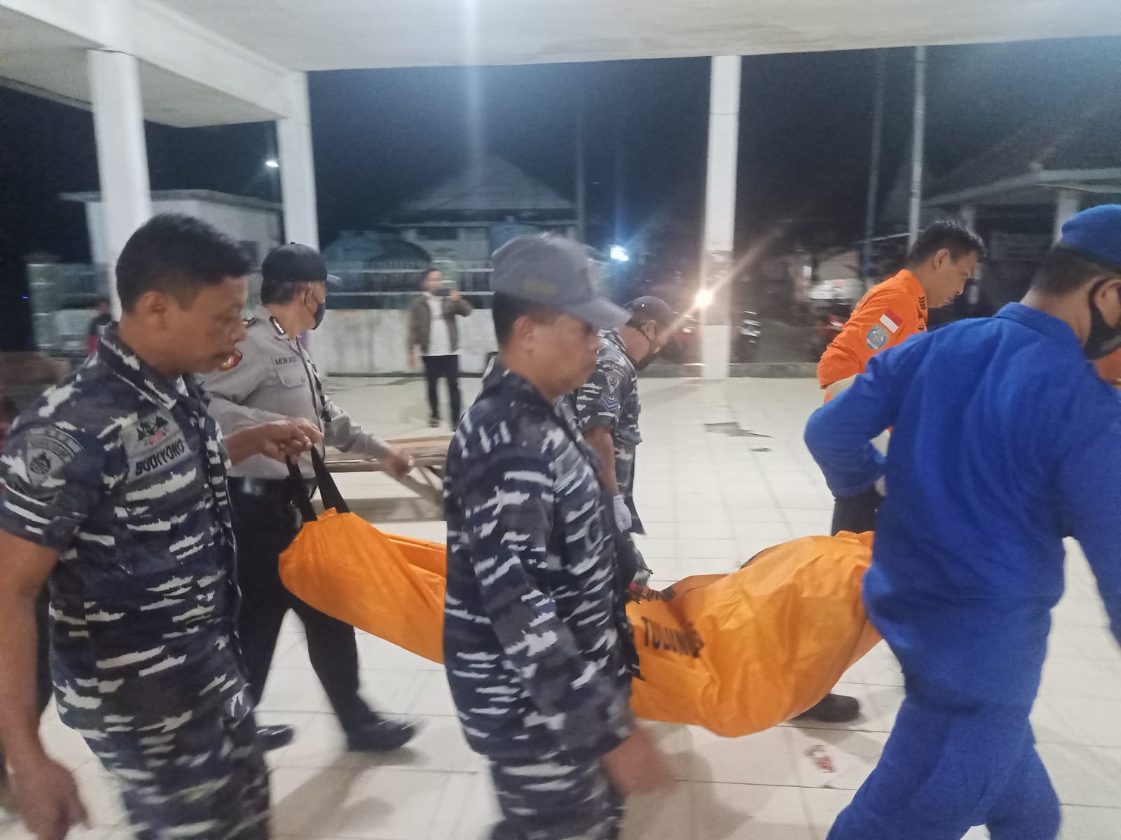 Mati Saat Melaut,  Nelayan Asal Jawa Tengah ini Dievakuasi di Pantai Popoh