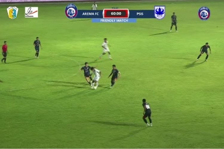 Disaksikan Ribuan Aremania, Arema FC Kalahkan  PSIS Semarang 2-0