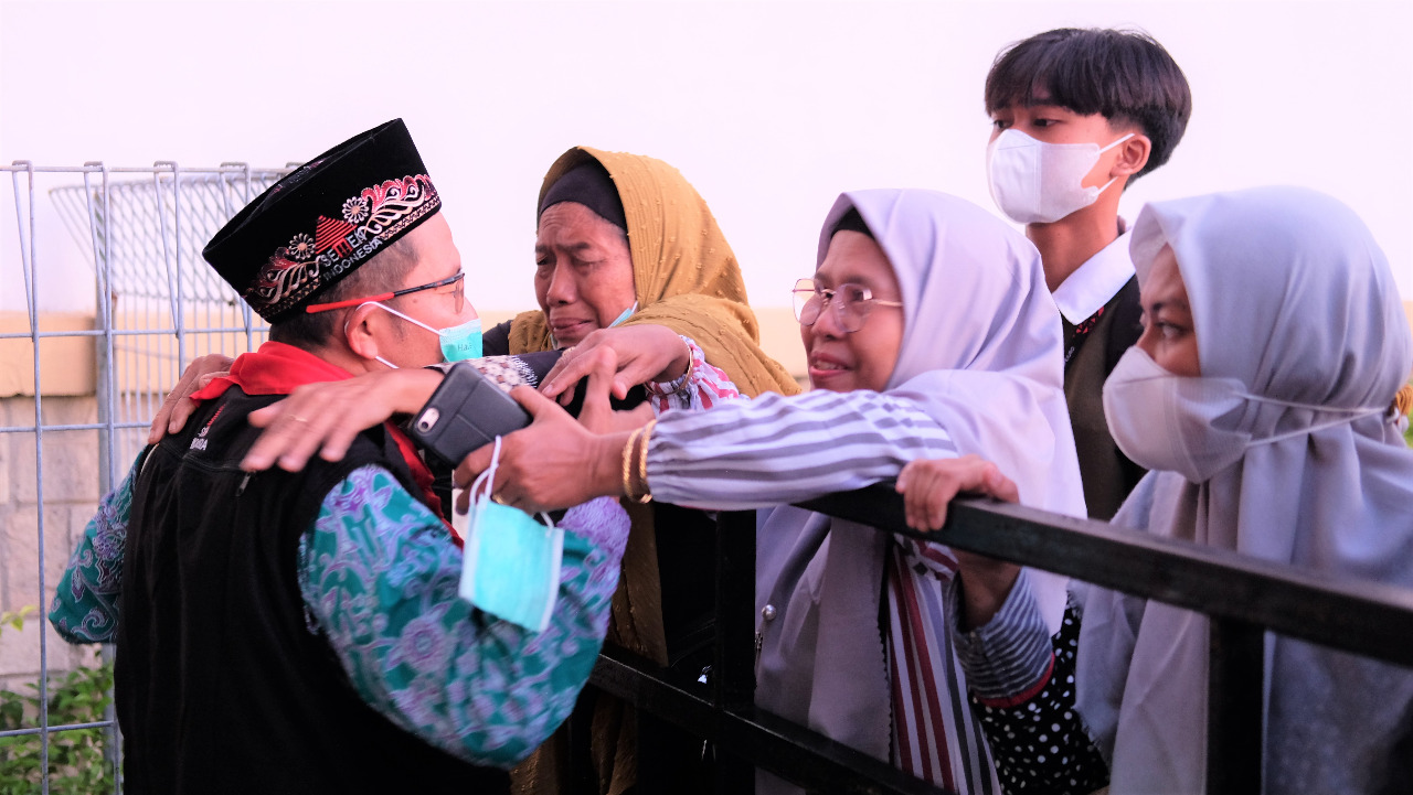 Berangkatkan 113 Jemaah Haji Gresik, SIG Minta Jemaah Tetap Jaga Kesehatan