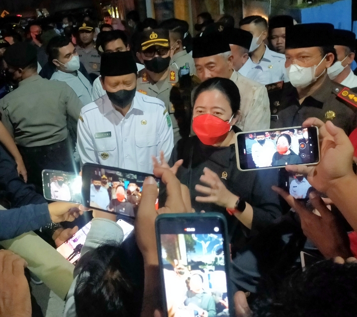 Antisipasi PMK di Pasuruan, Puan Maharani Salurkan Bantuan 1000 Dosis Vaksin