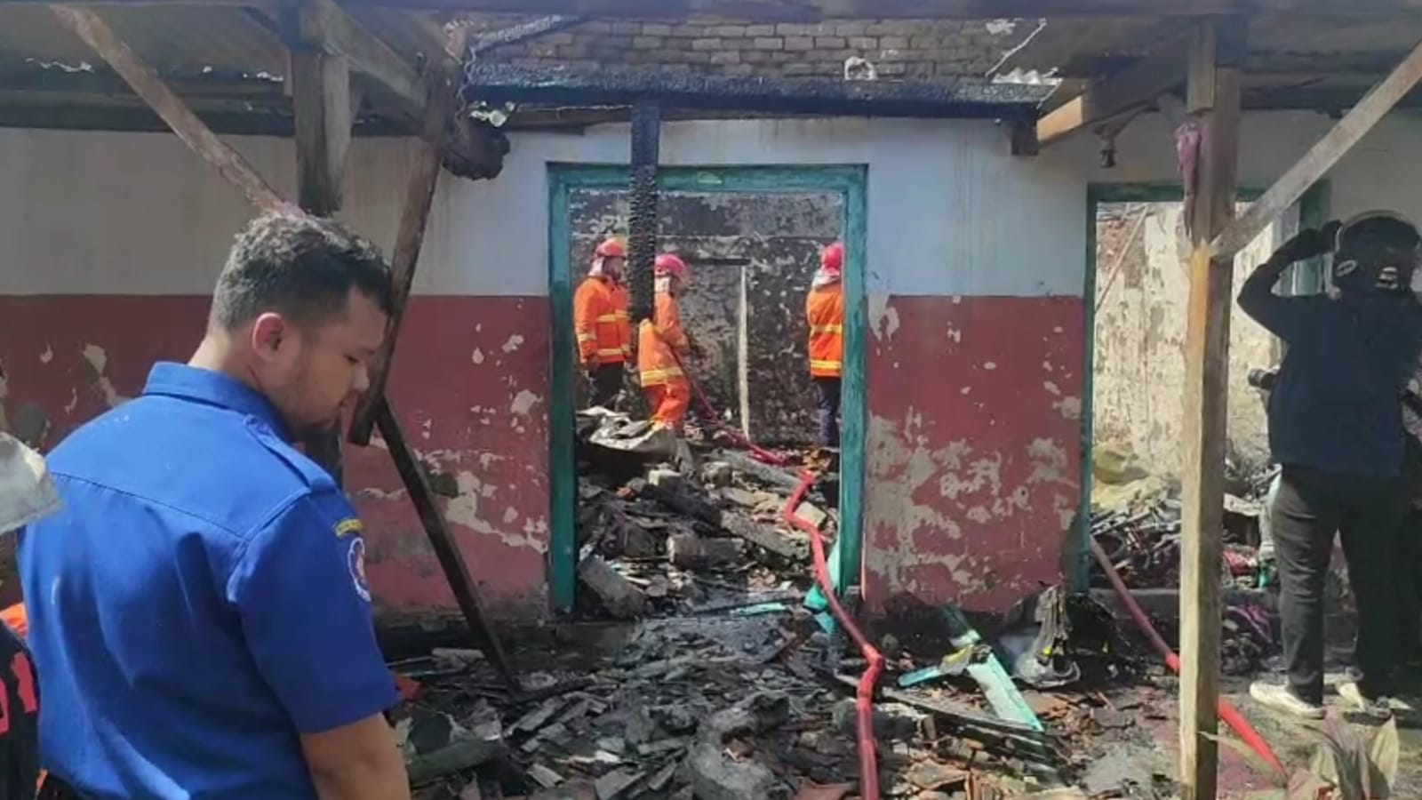 Lupa Matikan Kompor, Rumah Warga Kota Madiun Ludes Terbakar