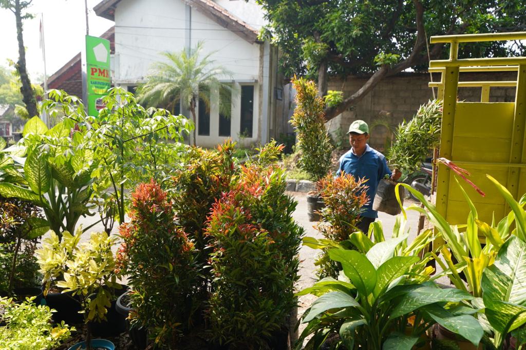 Petrokimia Gresik Bantu 1.110 Bibit Pohon Untuk Hijaukan Hutan Dan Taman Kota Gresik