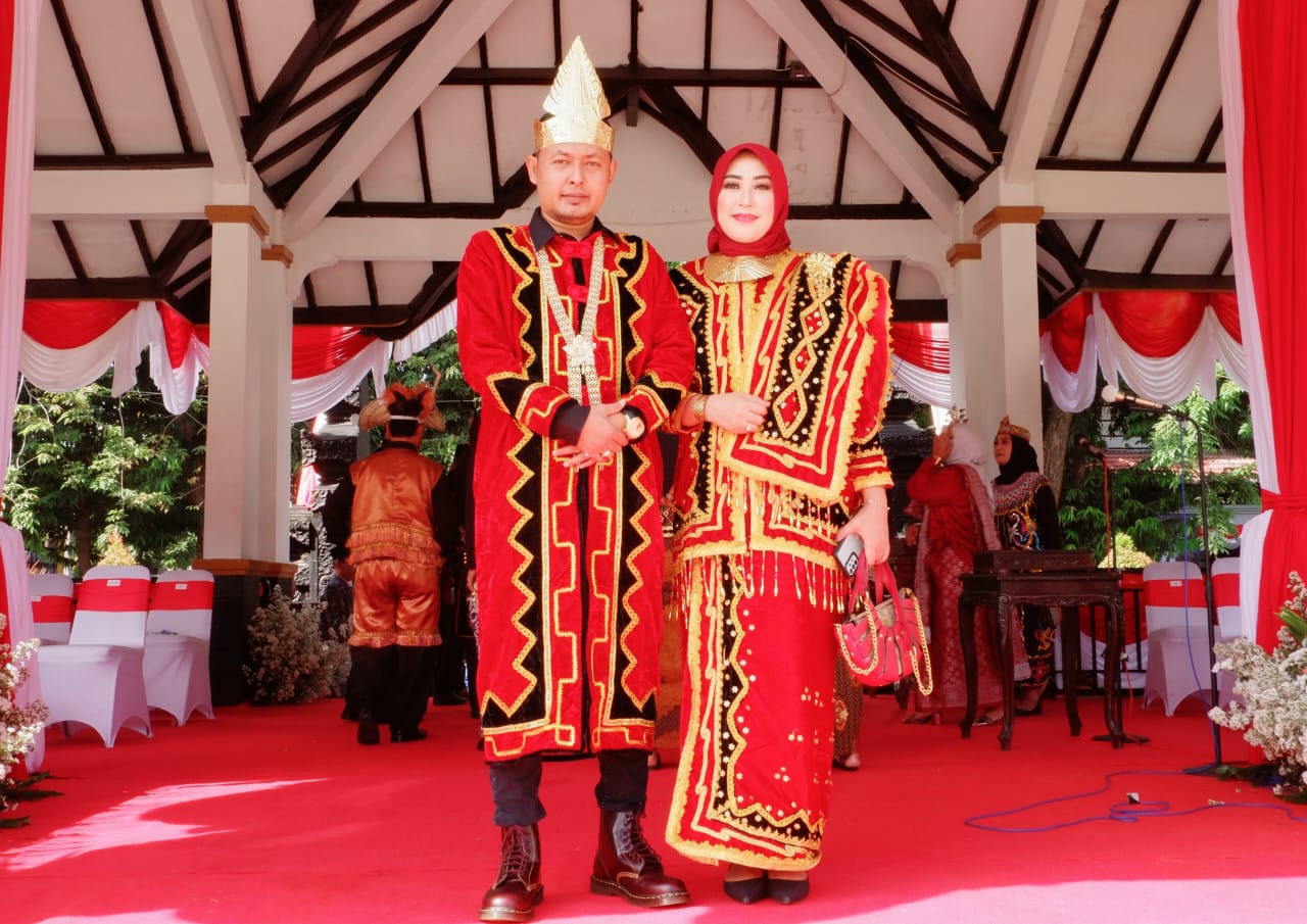Baju Adat Suku Nias Jadi Pilihan Ketua DPRD Bojonegoro Saat Upacara HUT RI ke-77