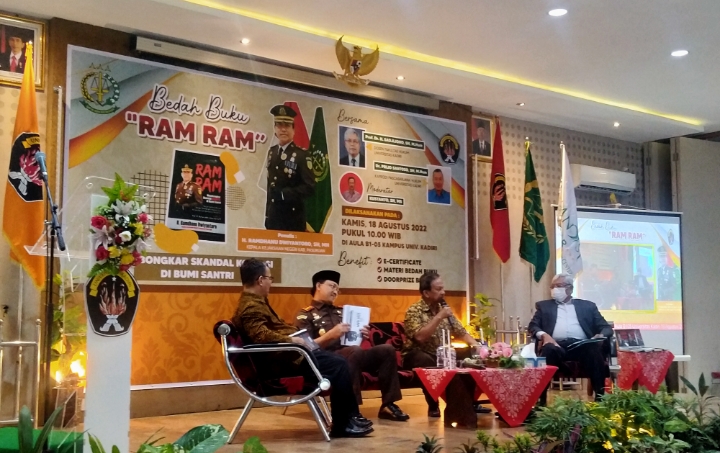 Cerita Kajari Kab. Pasuruan Ungkap Kasus Korupsi Melalui Sebuah Buku