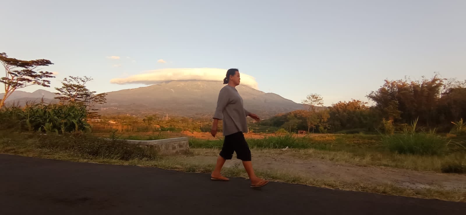 Fenomena Alam di Gunung Lawu, BMKG Jelaskan Kondisi Sebenarnya