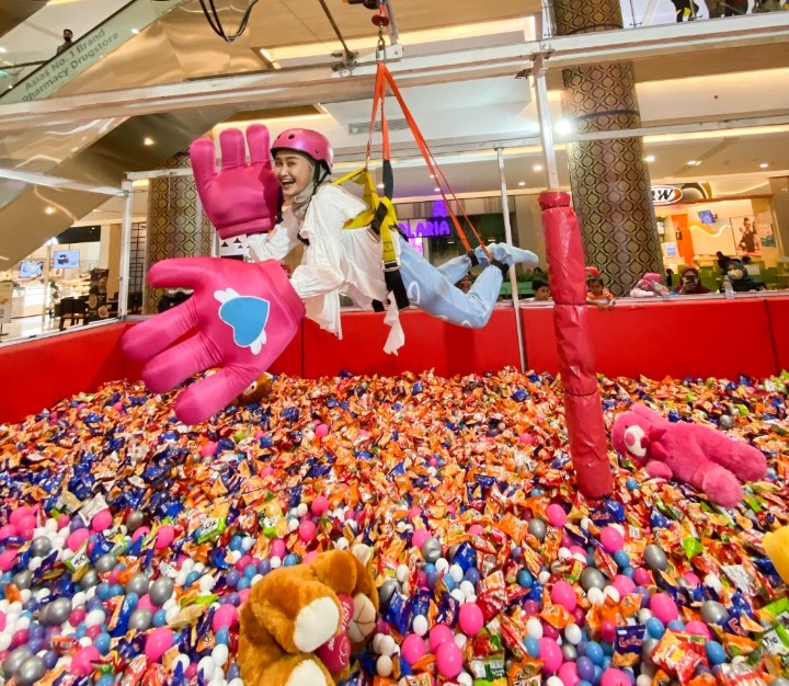 Di Gressmall Ada Giant Human Claw, Apa Itu?