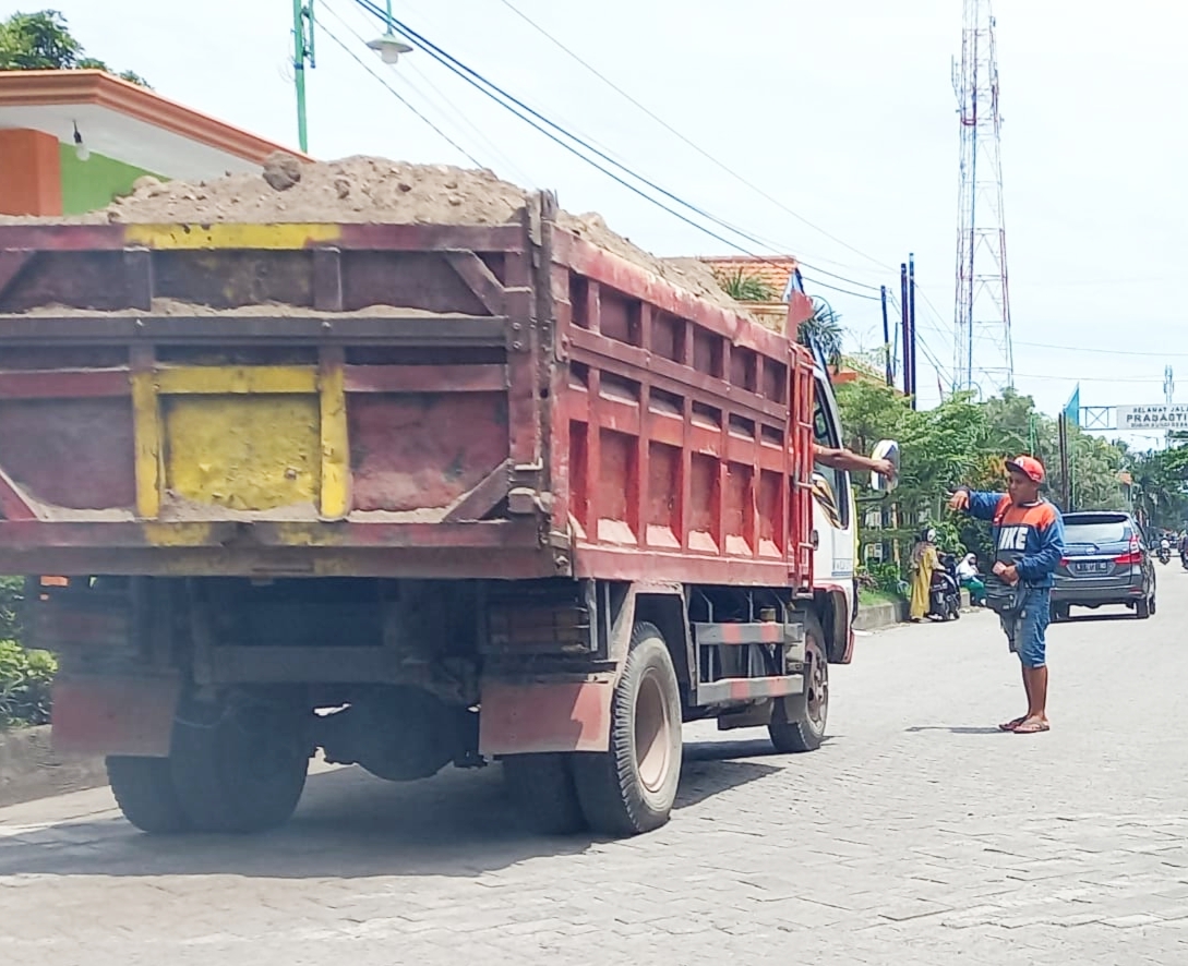 Teka-teki Kasus Portal Bulusari, Muncul Keterangan Berbeda Soal Perdes