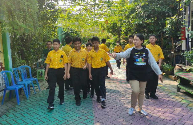 Pelajar SMP di Sidoarjo Belajar Kelola Sampah di Kampung Sekardangan