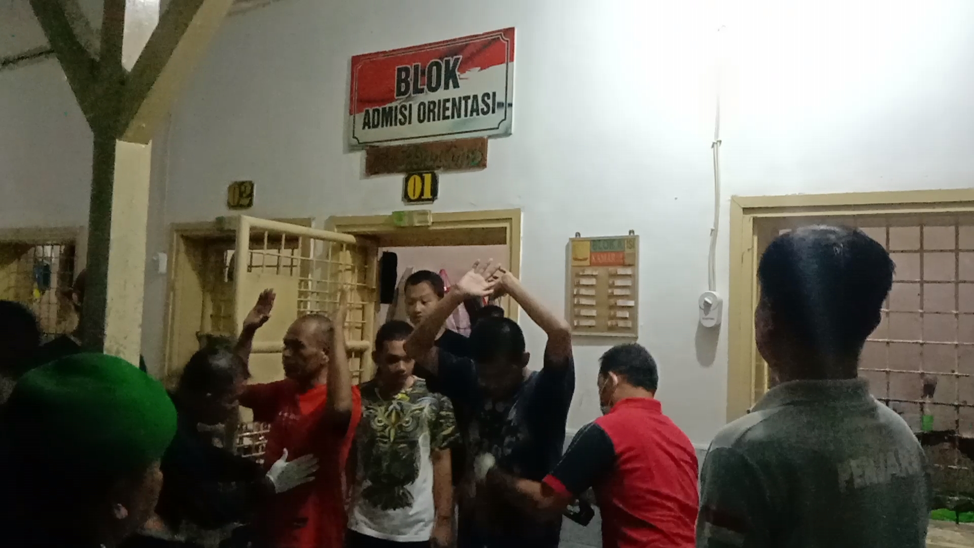 Razia di Lapas Bojonegoro, Petugas Gabungan Temukan Hp Rusak Hingga Korek Api