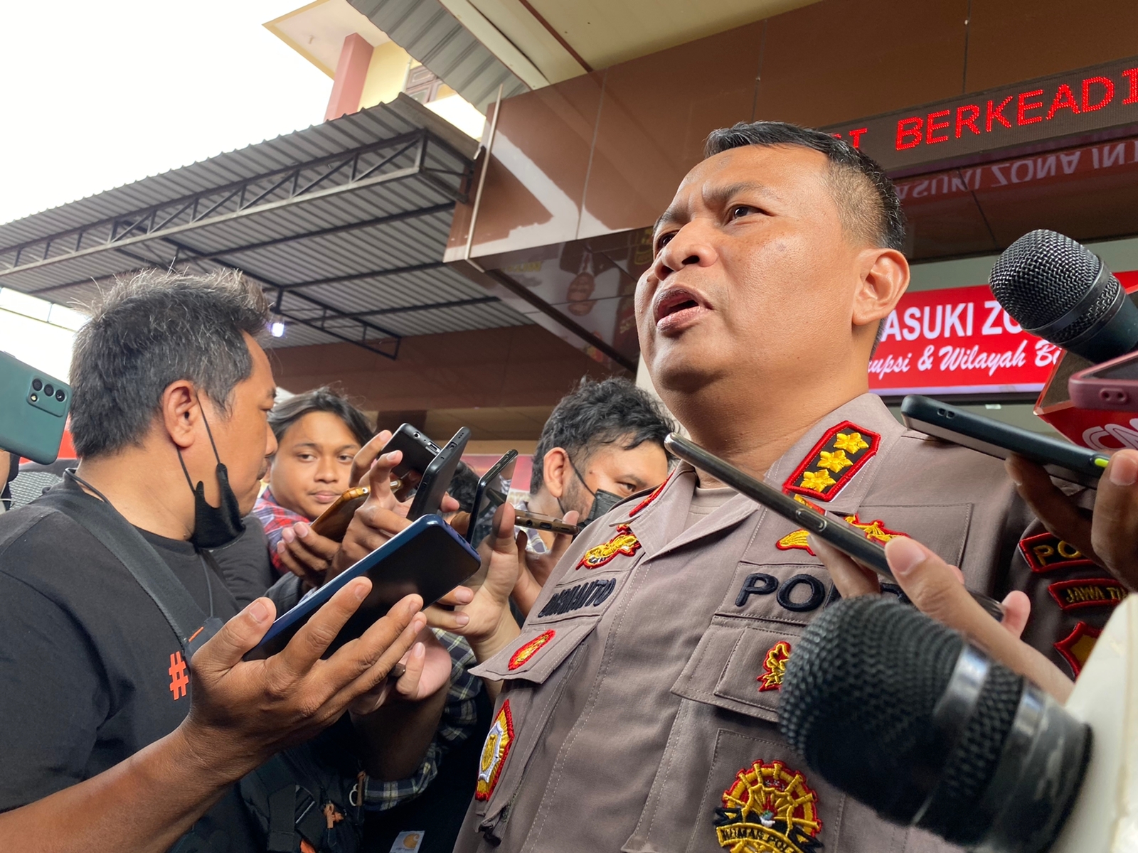 Ferry Irawan Ditetapkan Tersangka Kasus KDRT