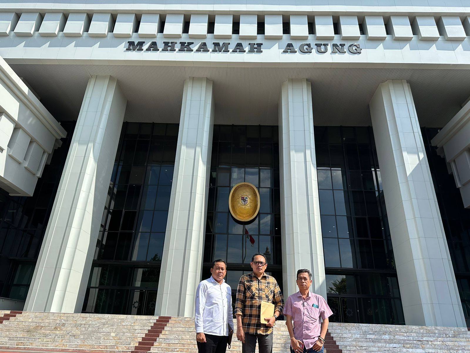 Putusan Jomplang Tambang Ilegal  di Bulusari Diadukan ke KY dan MA