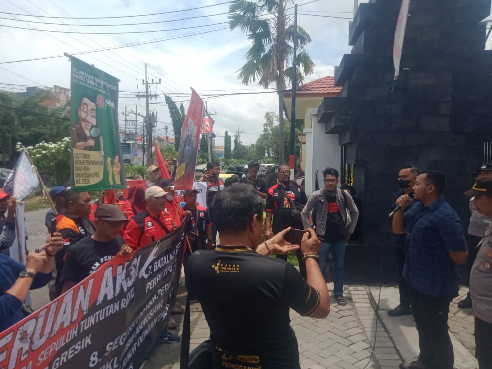 Muncul Demo Desakan Usut Hibah UMKM di Gresik