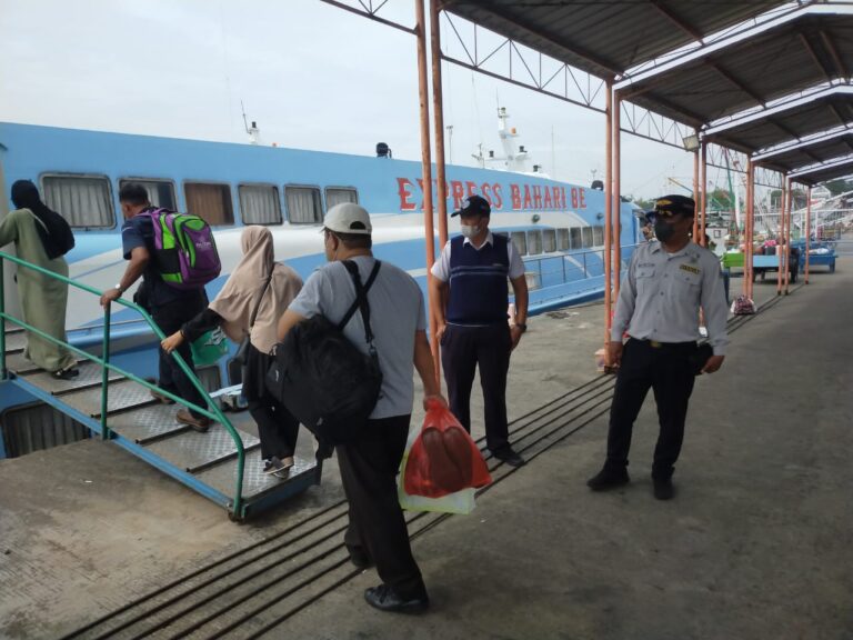 Jadwal Kapal ke Bawean Akan Disesuaikan Jumlah Pemudik