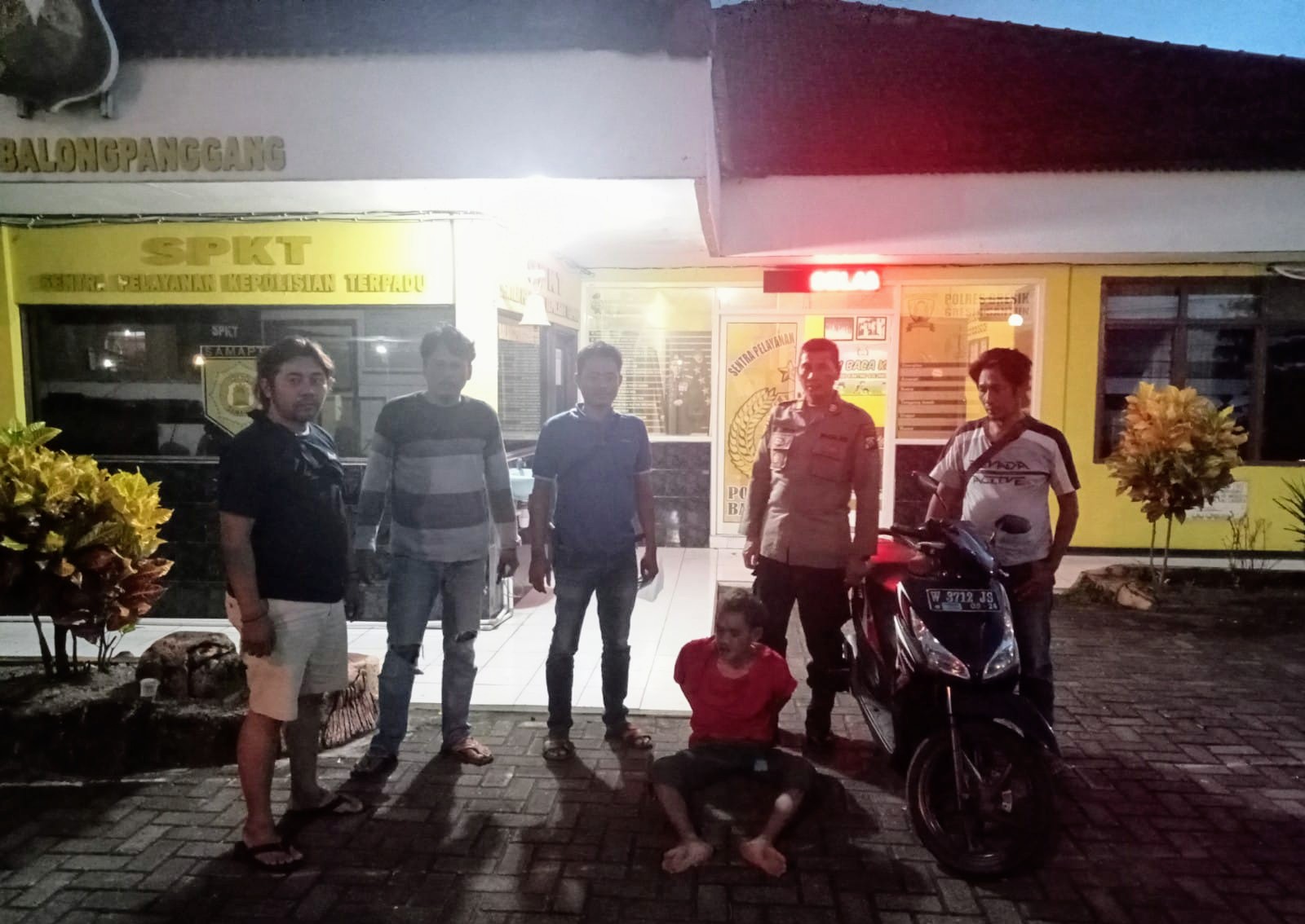 Maling Motor di Balongpanggang Gresik Babak Belur Setelah Kepergok