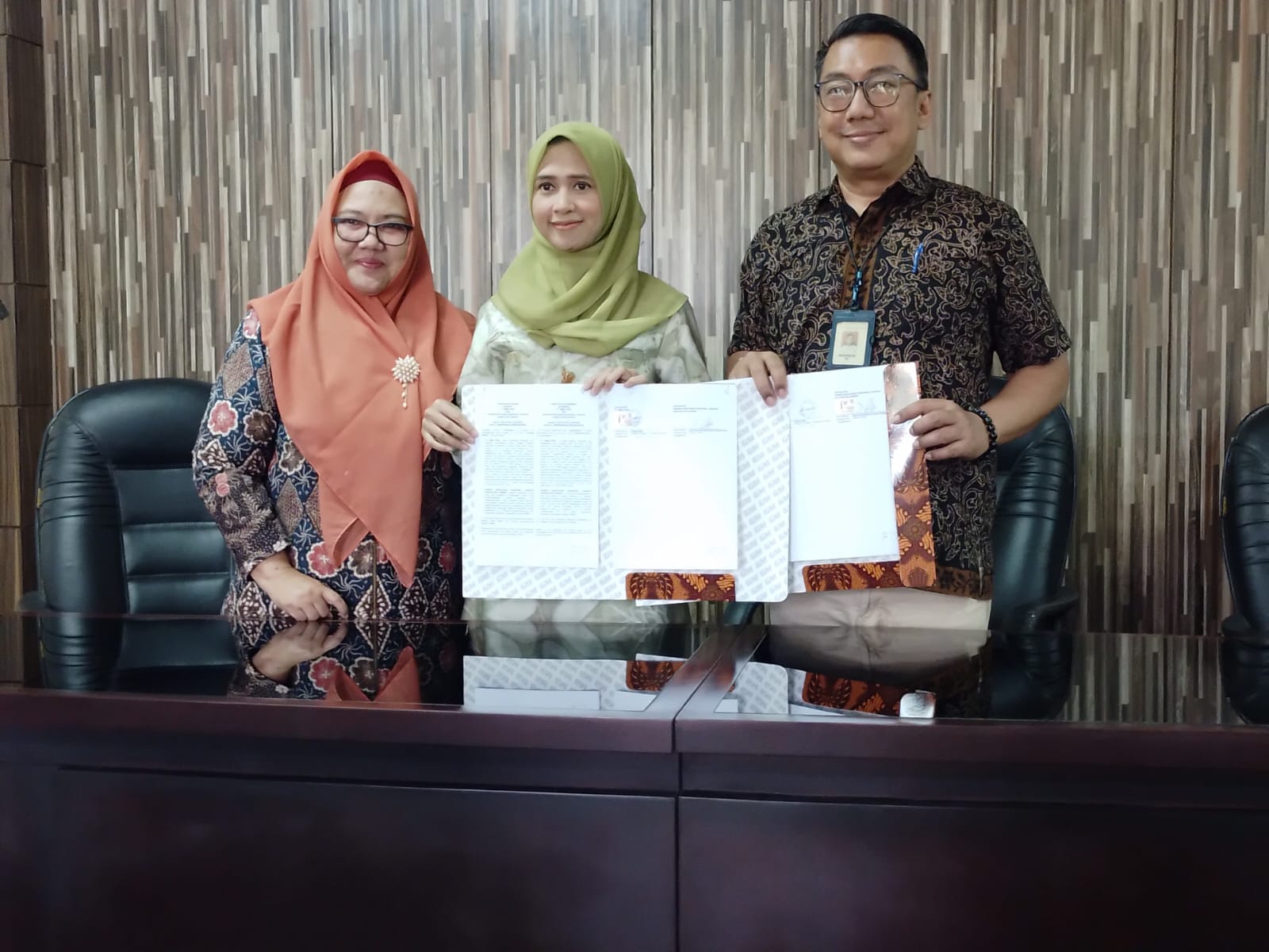 Bersama Dekranasda, Smelting Akan Kembangkan Batik Khas Gresik