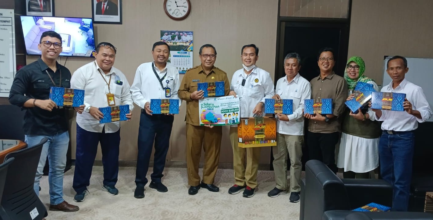 PHE WMO Salurkan Paket Sembako Kepada Masyarakat Bangkalan dan Gresik