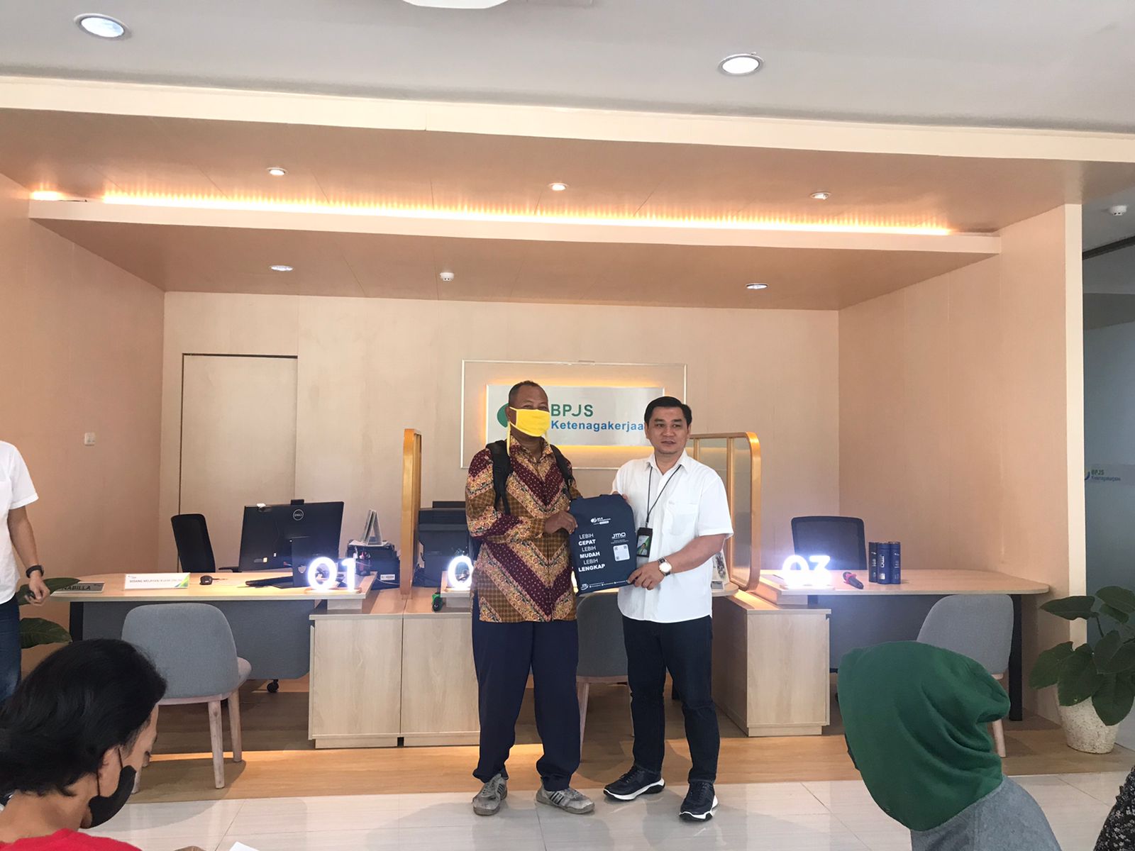 BPJAMSOSTEK Bojonegoro Rayakan May Day atau Hari Buruh Internasional di Kantor