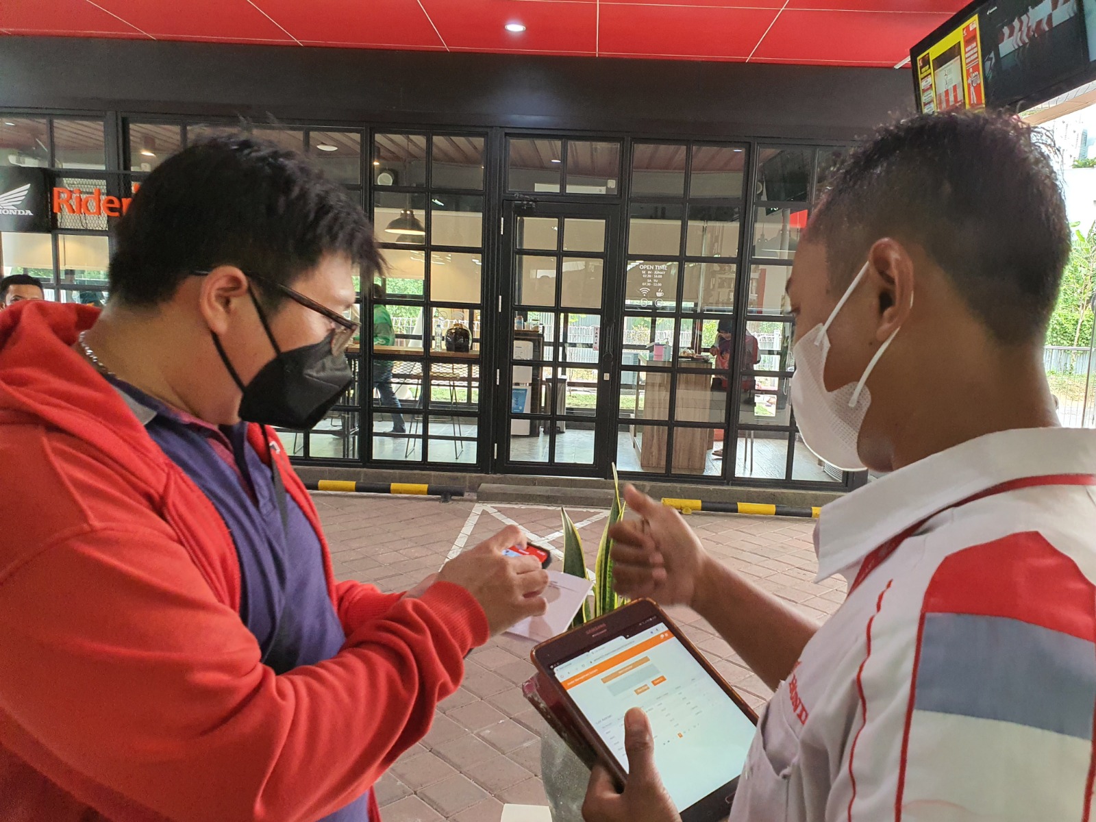 Mei Waktunya Ke AHASS, Diskon Jasa Service Khusus Booking Service Di Aplikasi Brompit