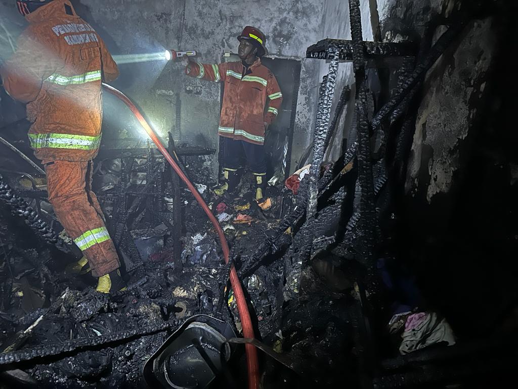 Kasihan, Rumah Milik Janda Tua di Gresik Hangus Terbakar