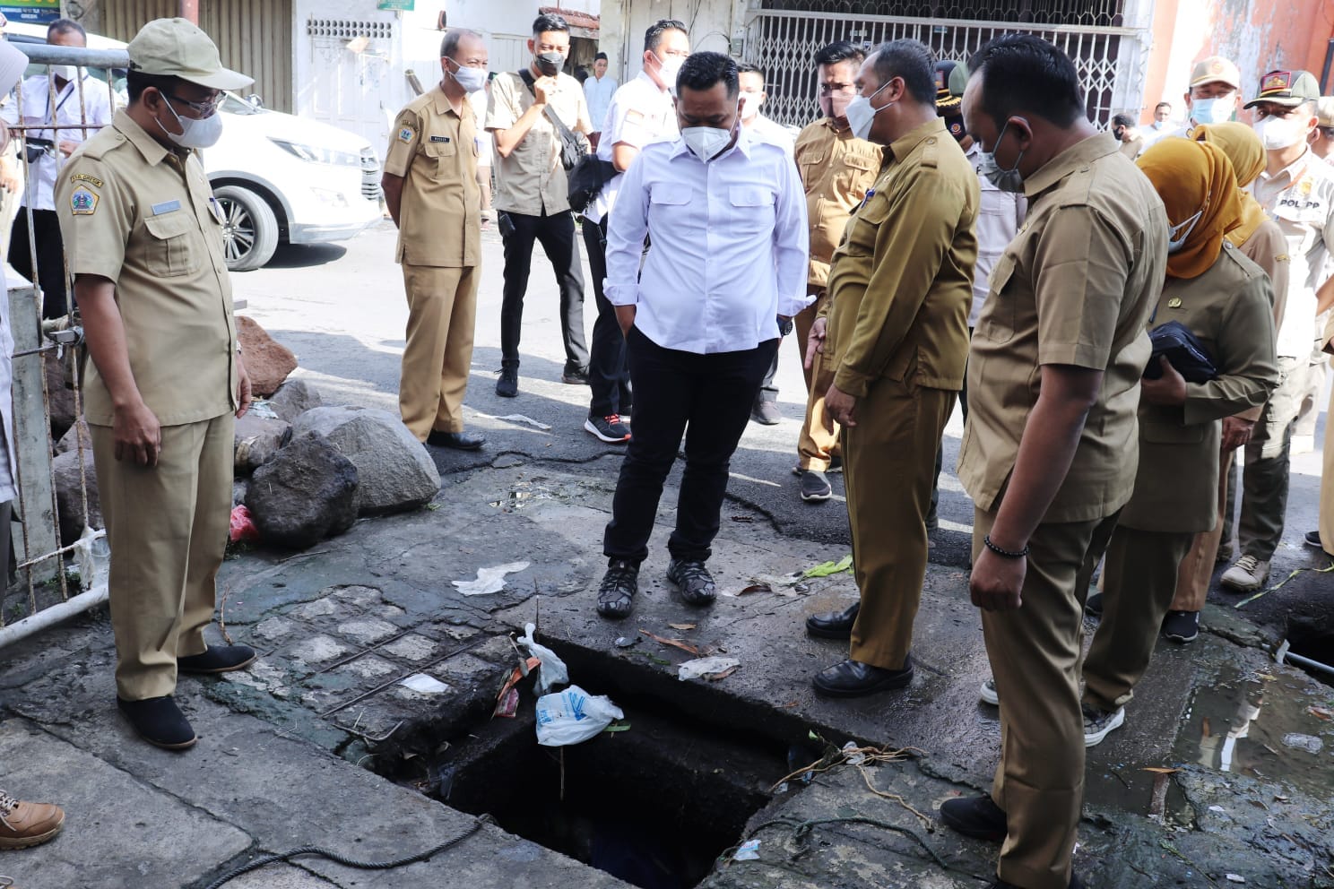 Atasi Genangan Saat Musim Hujan, Pemkab Gresik Lebarkan Crossing di Jalan Samanhudi