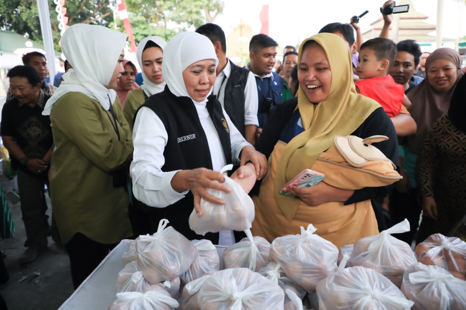 Redam Gejolak Harga Sembako, Operasi Pasar Digelar di Berbagai Titik di Jatim