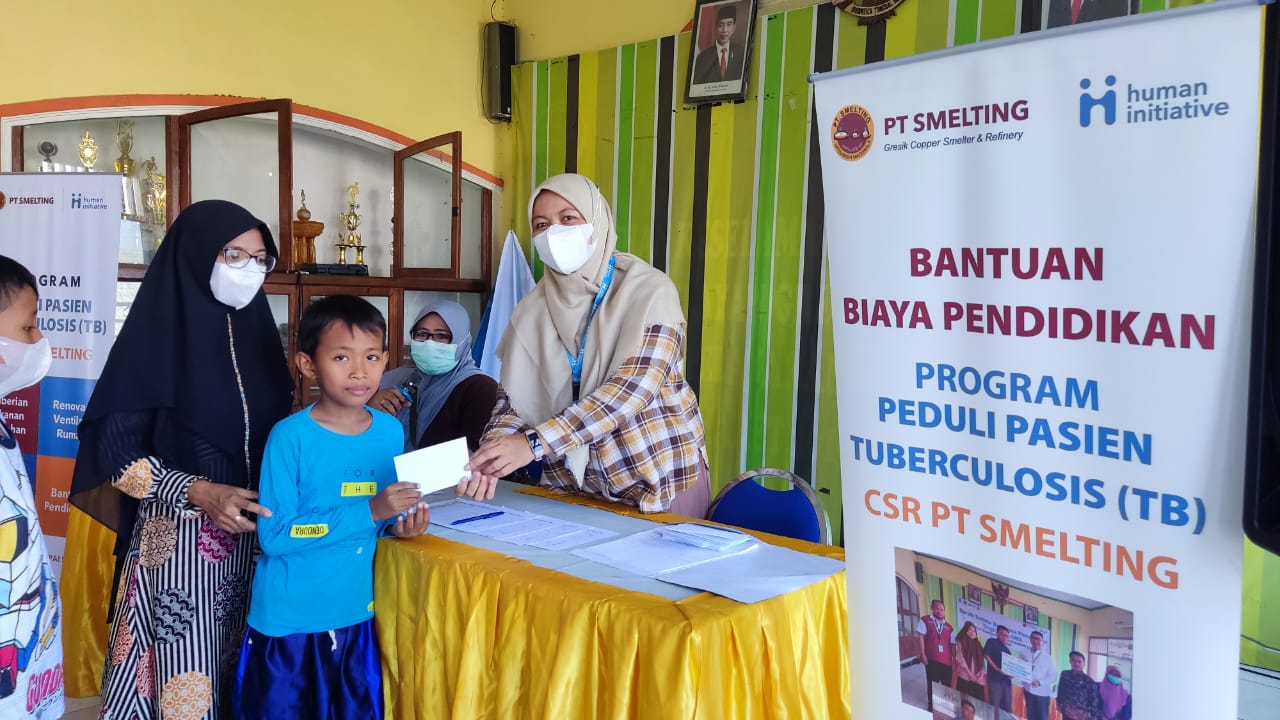 Smelting Kembali Salurkan Beasiswa Untuk Anak dari Keluarga Pasien TB di Gresik