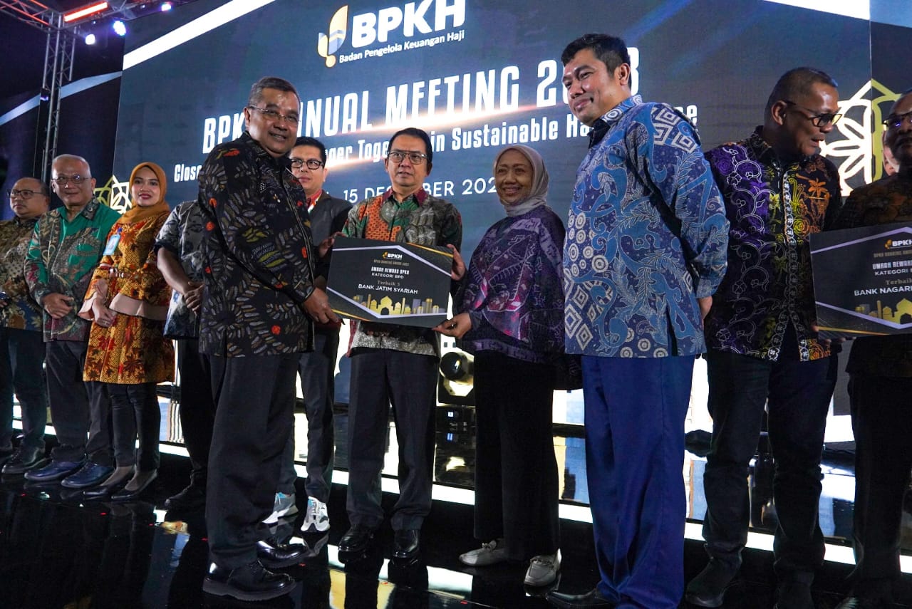 Badan Pengelola Keuangan Haji Beri Tiga Penghargaan Pada UUS Bank Jatim