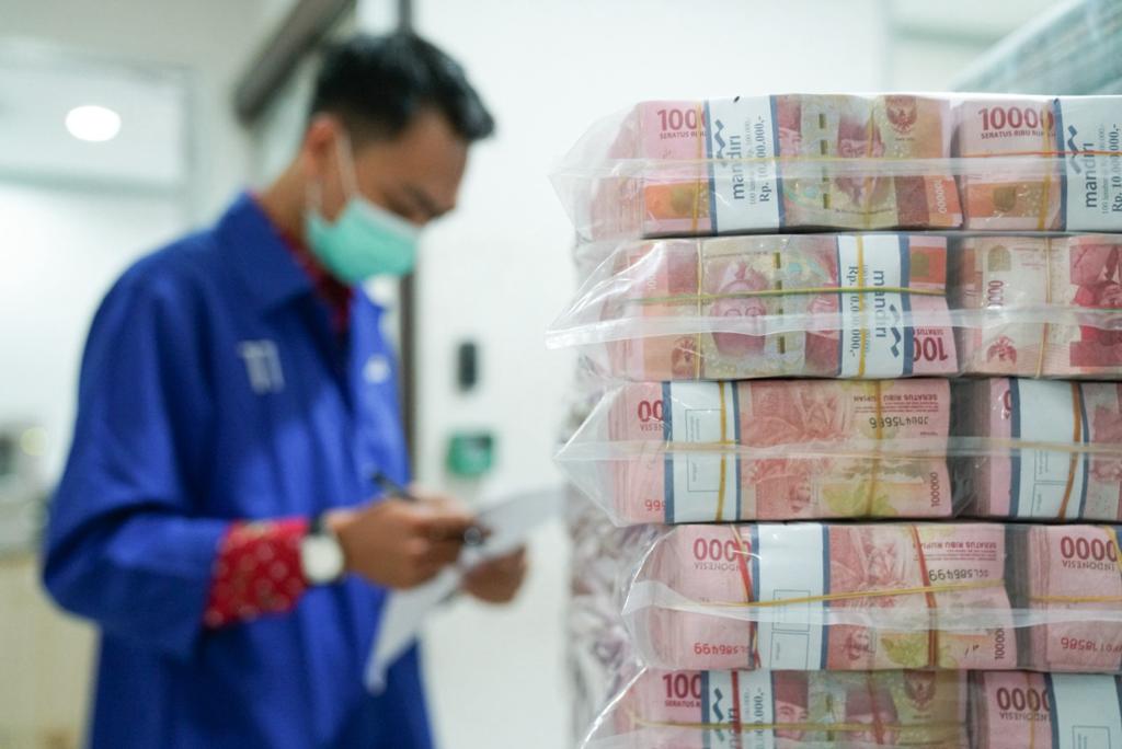 Penuhi Kebutuhan Nasabah Pada Musim Libur Nataru, Bank Mandiri Jawa Timur Siapkan Uang Tunai sebesar Rp2,95 Triliun