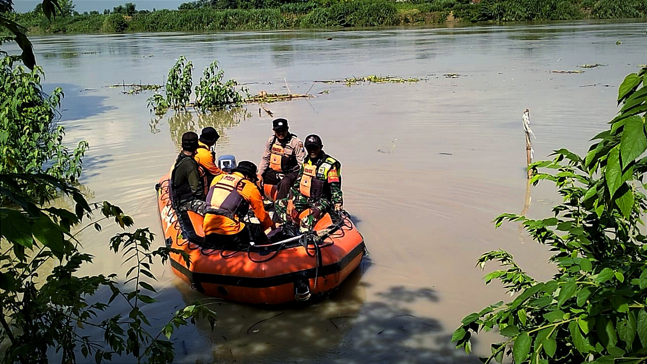 Warga Desa Lebaksari Bojonegoro Diduga Terseret Arus Saat Cari Ikan di Bengawan Solo