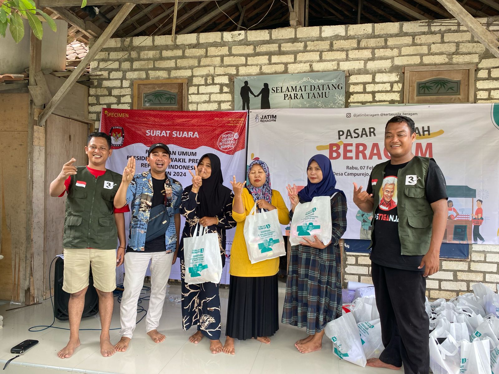 Harga Pangan Mahal, Warga Panceng Kabupaten Gresik Serbu Pasar Murah yang Digelar Relawan Jatim Beragam