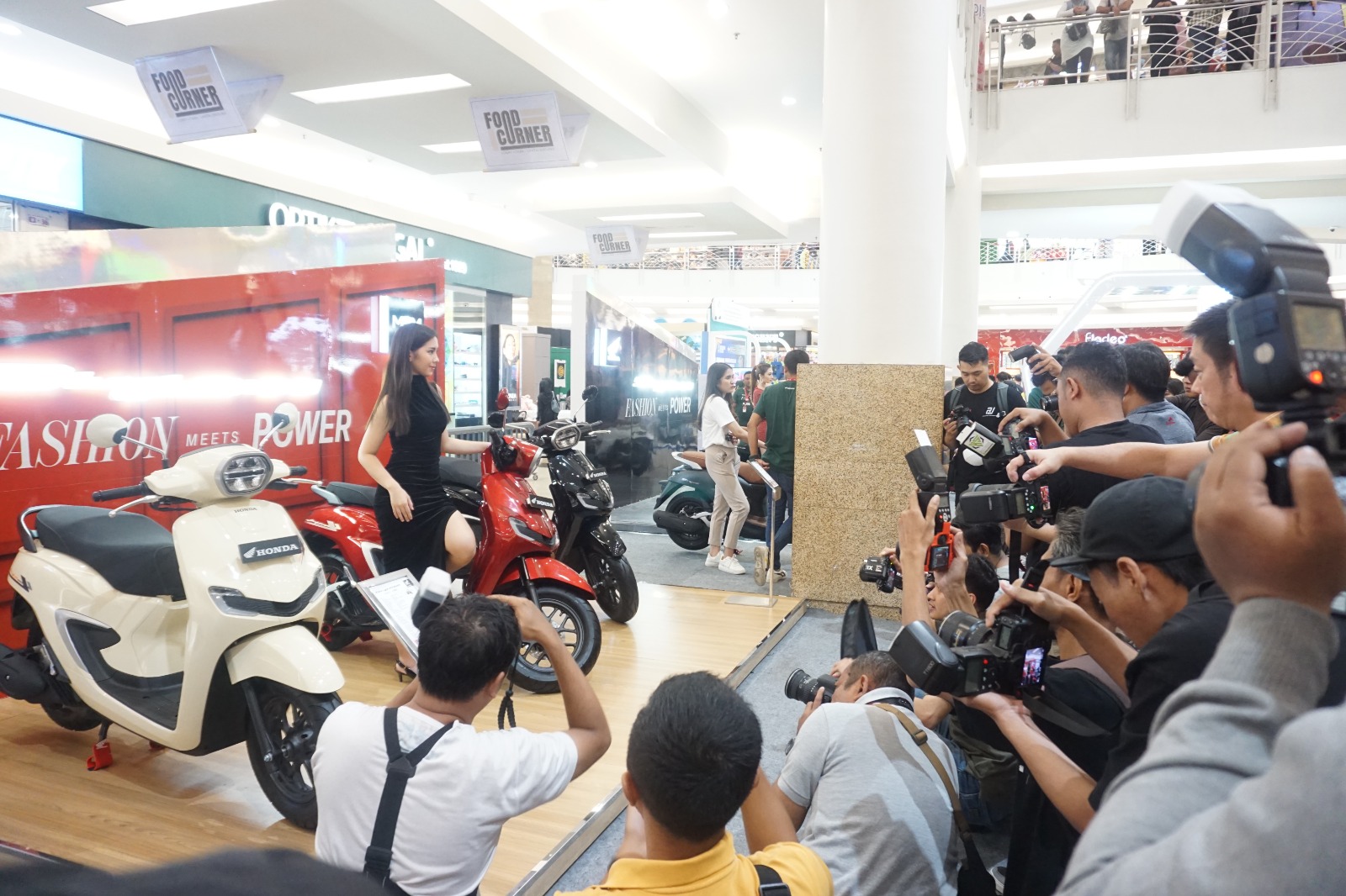 Ribuan Masyarakat Saksikan Launching New Honda Stylo 160, Dimeriahkan Gildcoustik