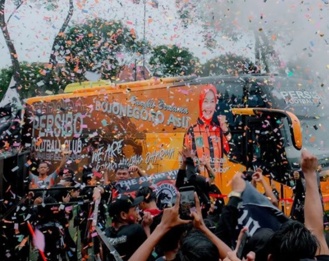 Anniversary Ke-75, Persibo Dapat Bus Bergambar Sekda Bojonegoro