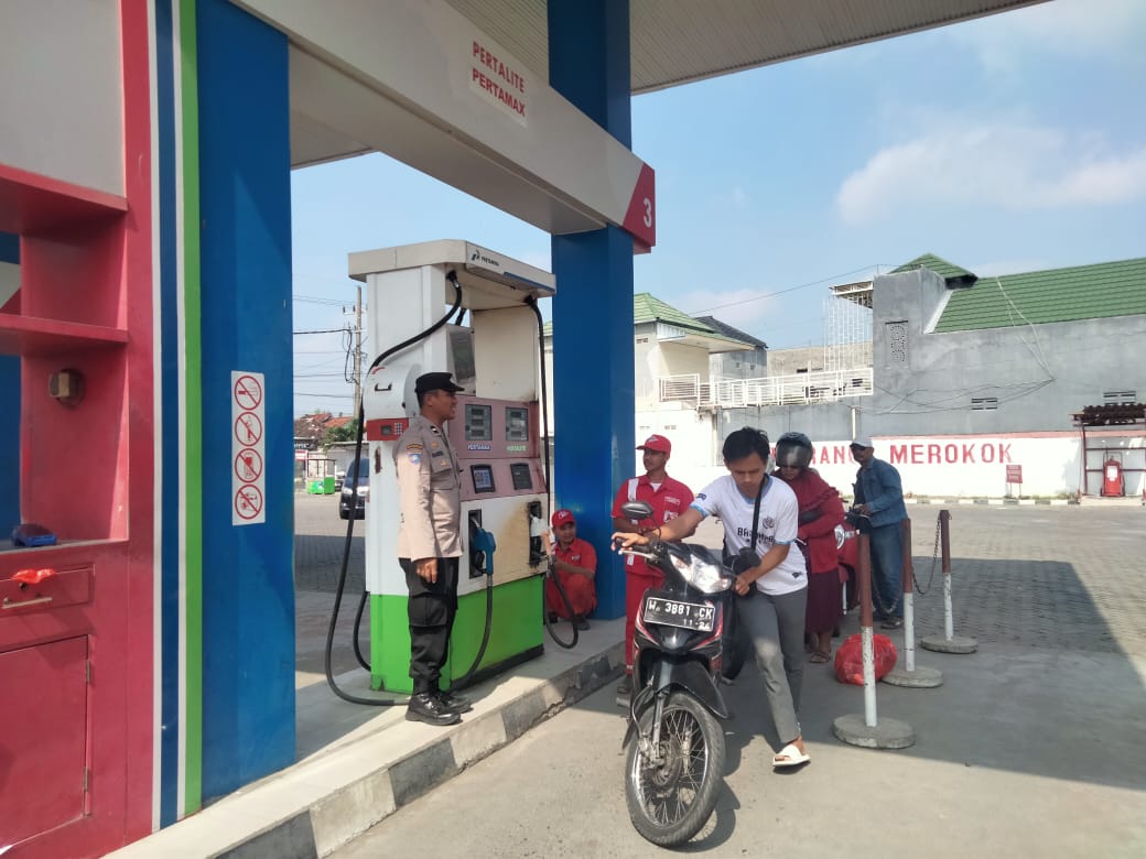 Polres Gresik Patroli SPBU langsung Cek Stok dan Antisipasi Penyalahgunaan BBM