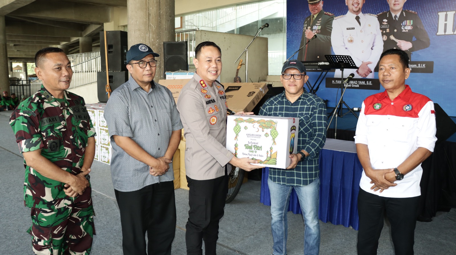 Polres Gresik bersama Buruh gelar Baksos MayDay dalam Perayaan Hari Buruh Sedunia 2024