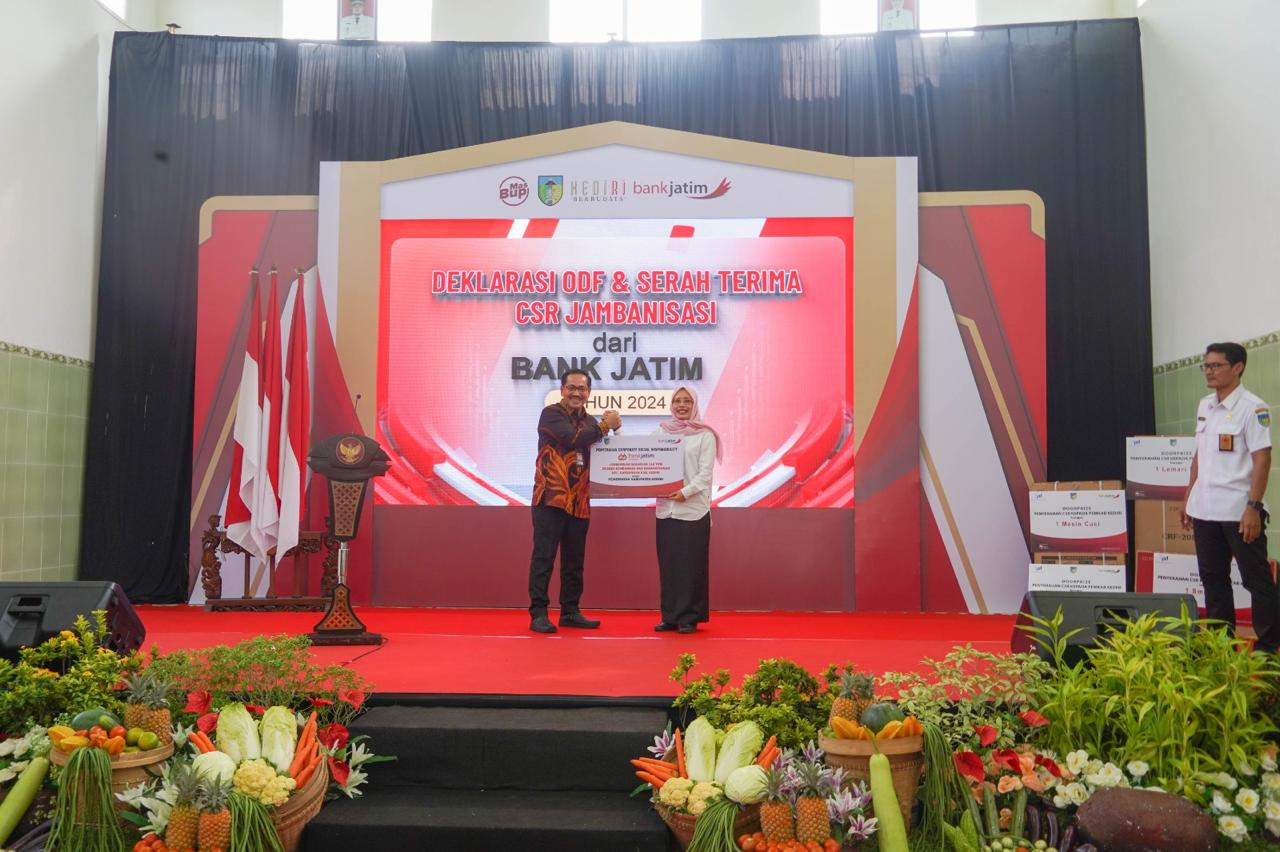 Tingkatkan Kesehatan Masyarakat, Bank Jatim Serahkan Bantuan 168 Jambanisasi di Kediri