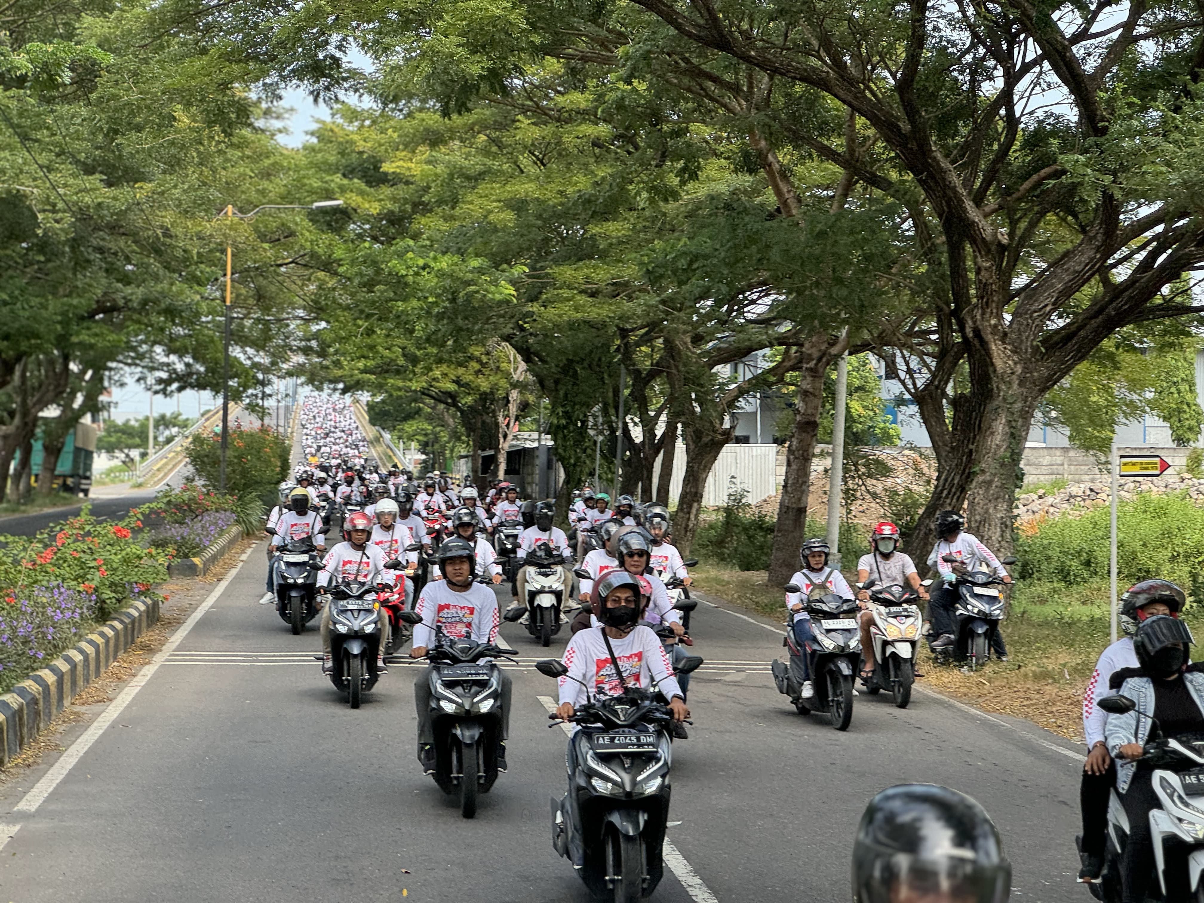 Ribuan Pecinta Honda Vario 160 Ramaikan Parade Vario 160 di Madiun.