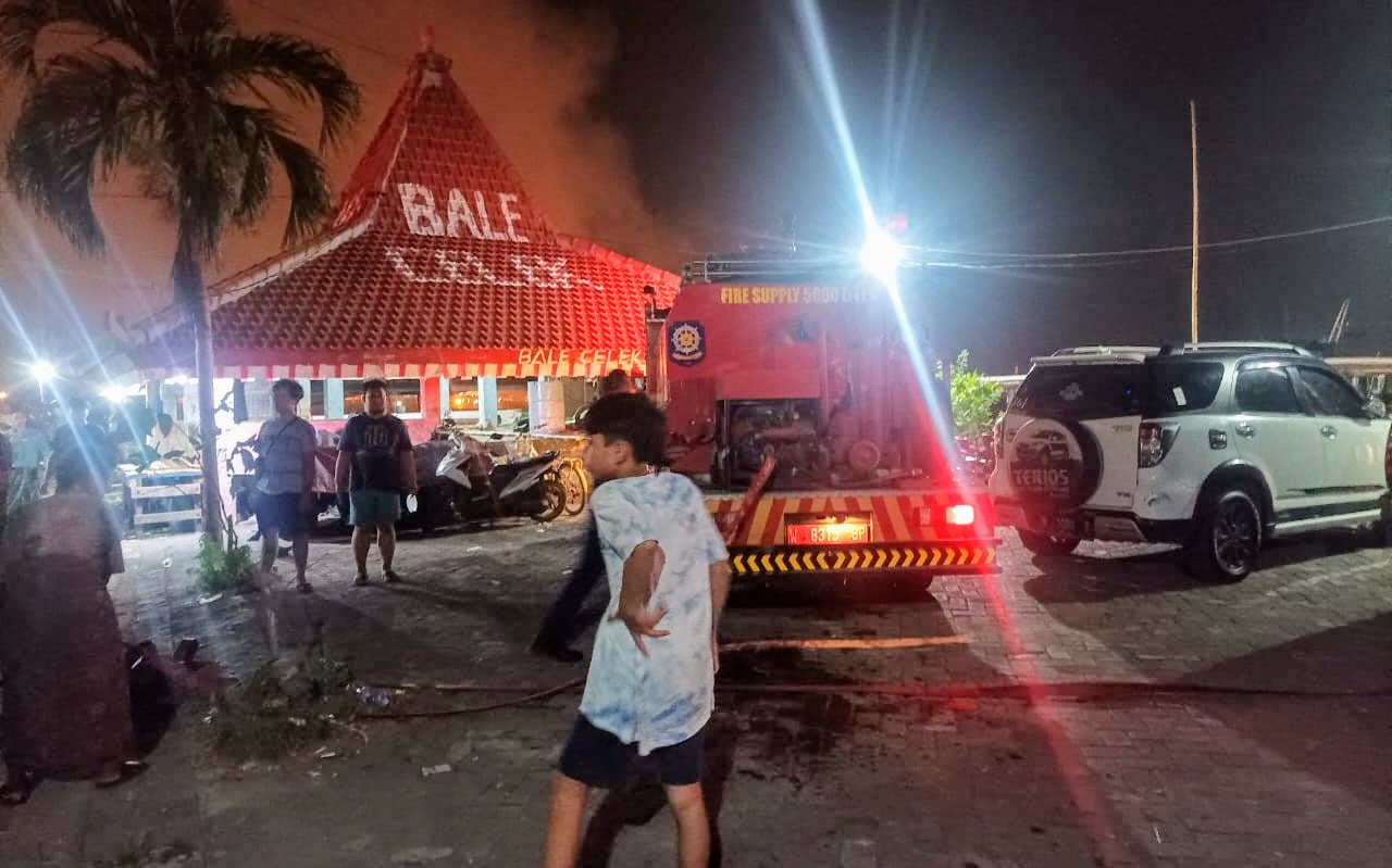 Sepuluh Ekor Kambing Terpanggang Akibat Kebakaran di Kelurahan Lumpur Kabupaten Gresik