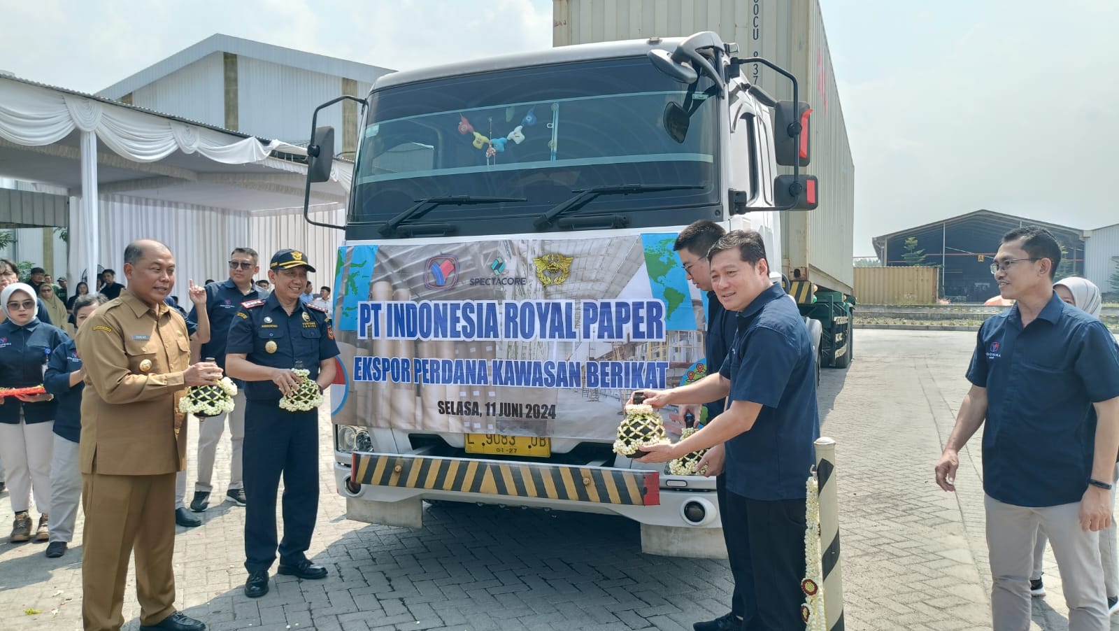 Dorong Kemajuan Industri Jombang di Level Internasional, Indonesia Royal Paper Ekspor Perdana